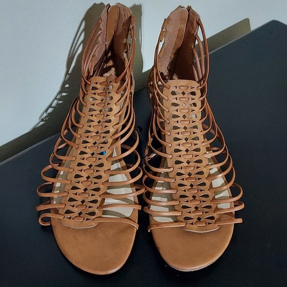 NWOT Tan Strappy Sandals - Picture 3 of 5